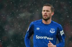 开云体育入口-北非雄狮险胜蓝武士，苏亚雷斯替补登场惊艳四座