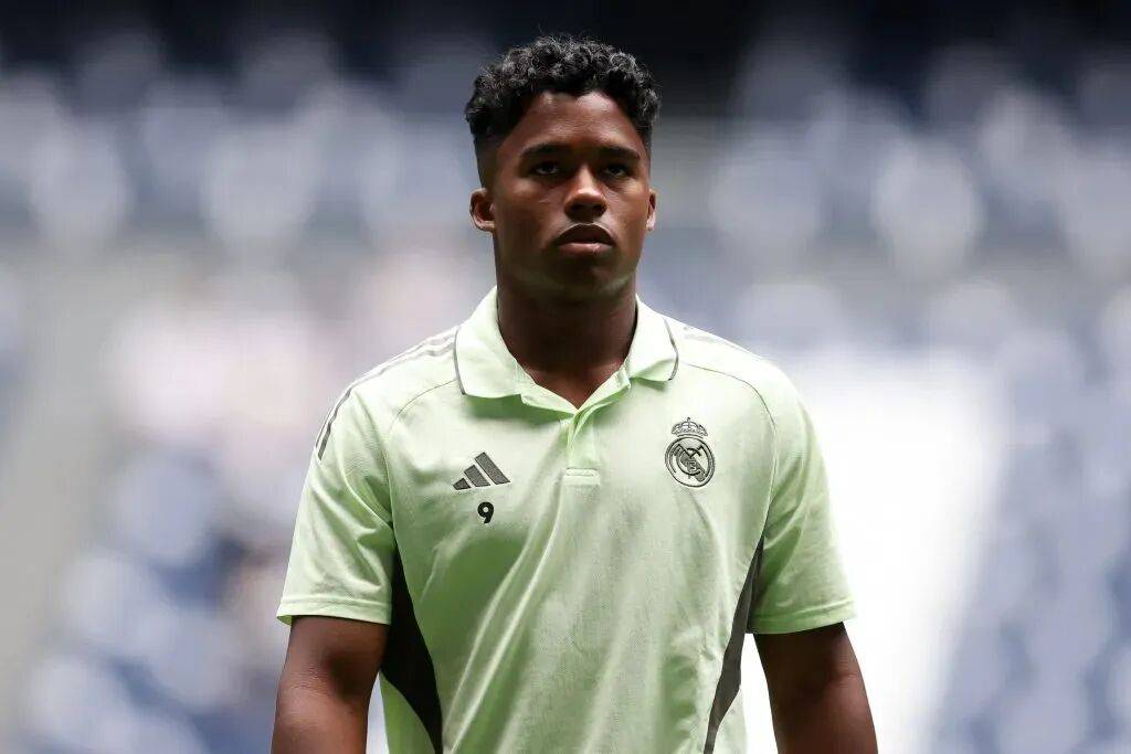 关于里昂球员意外伤愈，或将增强球队实力的信息