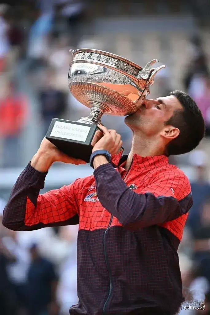 塞尔维亚代表团勇夺奖杯，打破记录