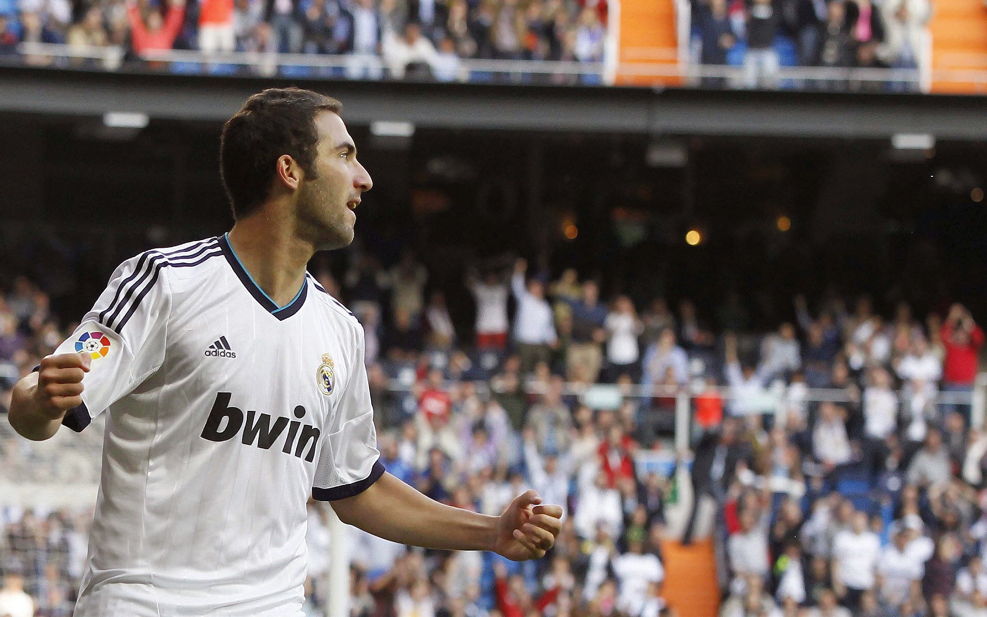 舞台越大,厄德高越强,德甲争冠夜的璀璨之星